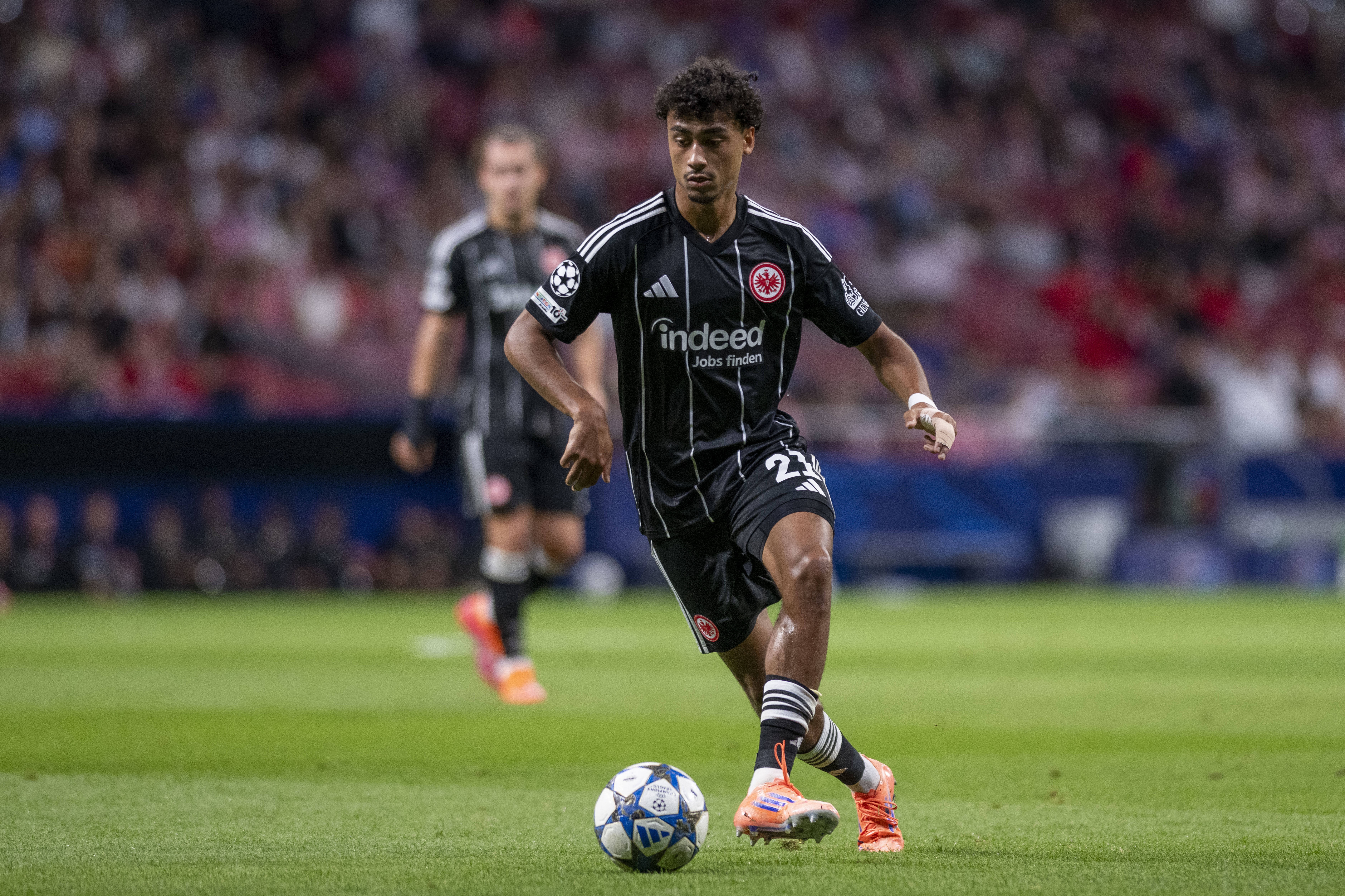 华体会官网-德天空：利物浦考察法兰克福后卫布朗，对方要价至少6000万欧